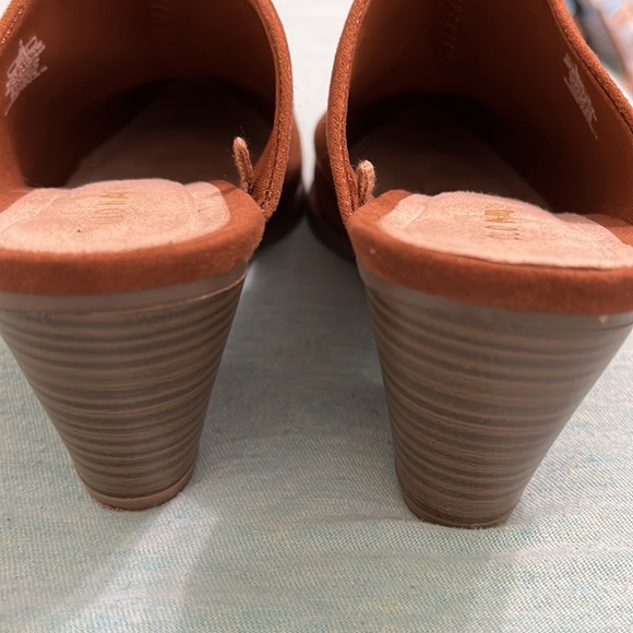 Old Navy Casual Chocolate Faux-Suede Mule Booties Block Heel Women’s Size 8 - Picture 4 of 10